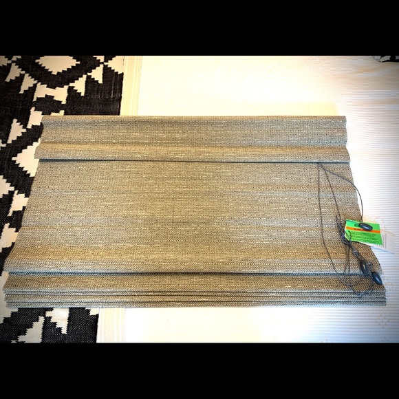 Woven shade - Picture 2 of 4